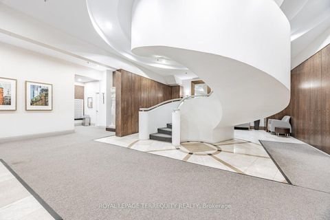 Photo 35 at 722 - 438 Richmond Street W, Waterfront Communities C1, Toronto