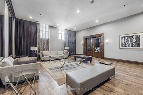 Photo 36 at 722 - 438 Richmond Street W, Waterfront Communities C1, Toronto
