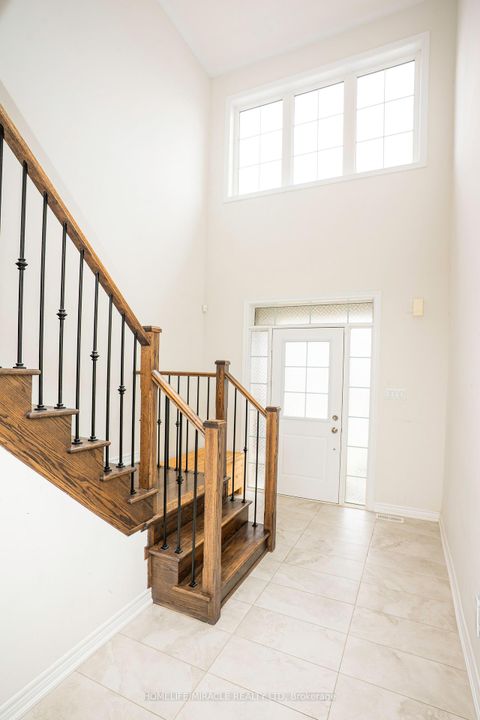 Photo 3 at 978 Barton Way, Rural Innisfil, Innisfil