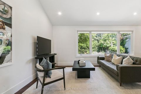Photo 4 at 27 Treadgold Crescent, Donalda, Toronto
