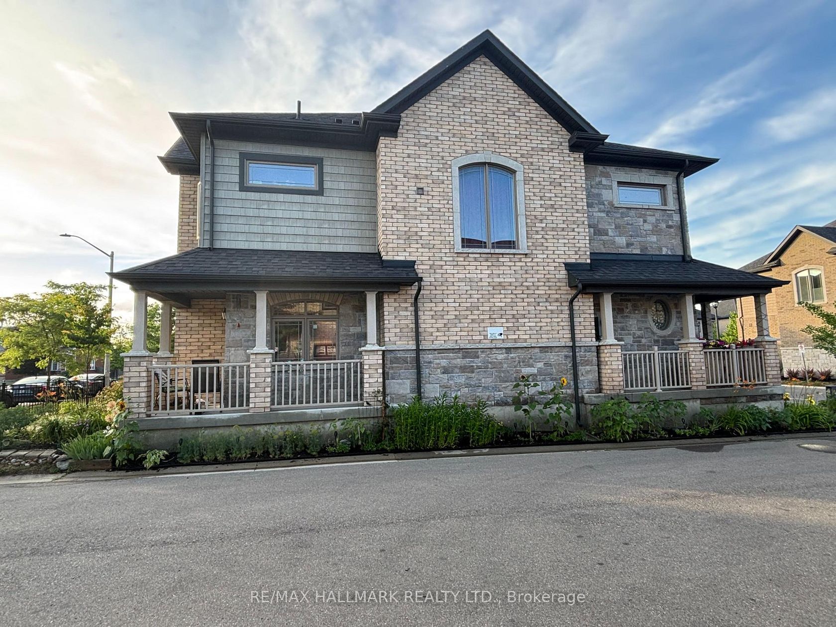 57 Batteaux Street, Ardagh, Barrie photo number 2