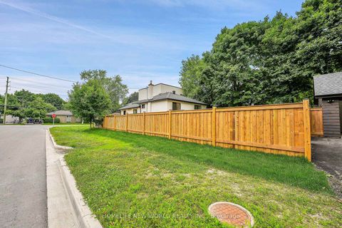 Photo 42 at 105 Murray Drive, Aurora Highlands, Aurora
