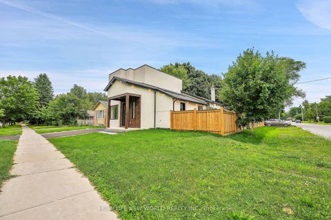 Photo 43 at 105 Murray Drive, Aurora Highlands, Aurora