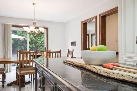 Photo 10 at 35 Lisa Crescent, Doncrest, Richmond Hill