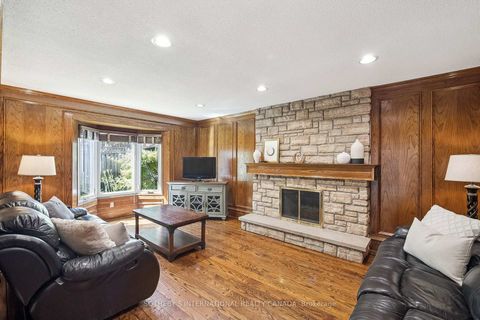 Photo 15 at 35 Lisa Crescent, Doncrest, Richmond Hill