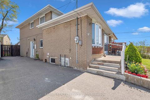 Photo 4 at 67 Northover Street, Jane Heights, Toronto
