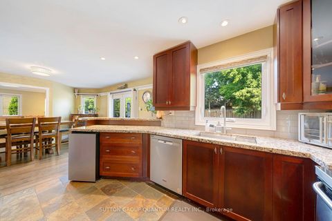 Photo 10 at 57 River Oaks Boulevard E, RO River Oaks, Oakville