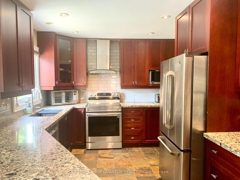 Photo 11 at 57 River Oaks Boulevard E, RO River Oaks, Oakville