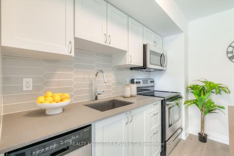 Photo 11 at 2 - 173 William Duncan Road, CFB, Toronto