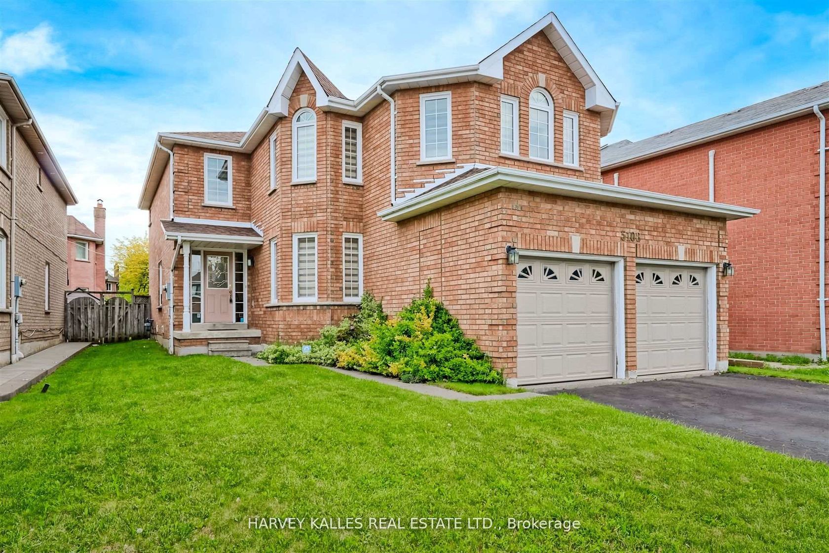 5108 Heatherleigh Avenue, East Credit, Mississauga 