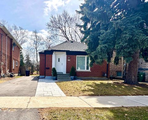 Photo 2 at 99 Park Home Avenue, Willowdale West, Toronto