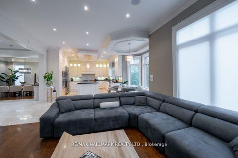 Photo 10 at 48 Hurlingham Crescent E, Don Mills, Toronto