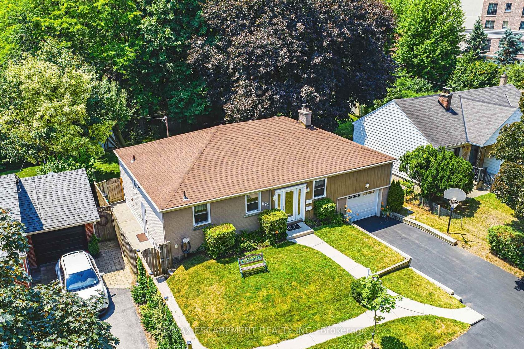 972 Kingsway Drive, LaSalle, Burlington 