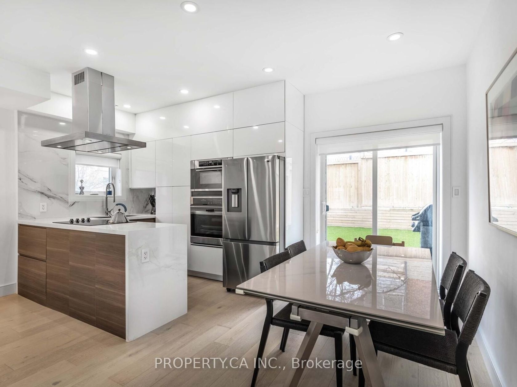 1526 Davenport Road, Davenport, Toronto 