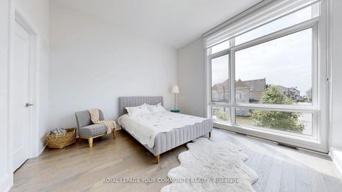 Photo 24 at 32 Conger Street, Patterson, Vaughan