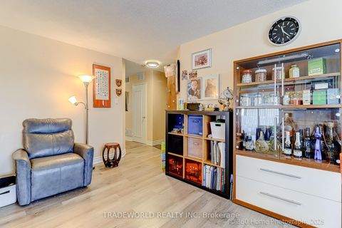 Photo 7 at 1112 - 330 Alton Towers Circle, Milliken, Toronto