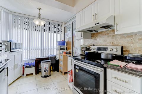Photo 11 at 1112 - 330 Alton Towers Circle, Milliken, Toronto