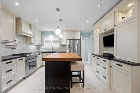 Photo 9 at 106 West Deane Park Drive, West Deane, Toronto