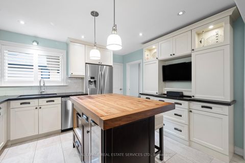 Photo 13 at 106 West Deane Park Drive, West Deane, Toronto