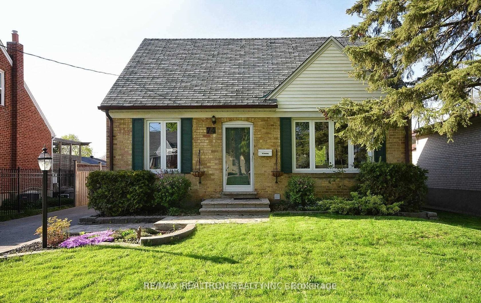 74 Goulding Avenue, Newtonbrook West, Toronto 