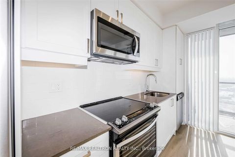 Photo 11 at 2606 - 7895 Jane Street, Concord, Vaughan