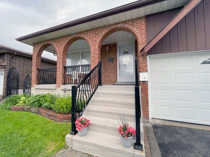 Photo 1 at 20 Cleethorpes Boulevard, Malvern West, Toronto