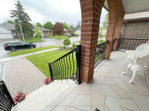 Photo 3 at 20 Cleethorpes Boulevard, Malvern West, Toronto