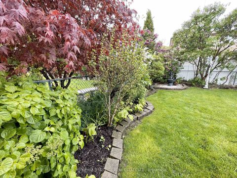 Photo 11 at 20 Cleethorpes Boulevard, Malvern West, Toronto