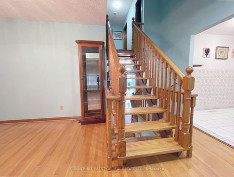 Photo 25 at 20 Cleethorpes Boulevard, Malvern West, Toronto