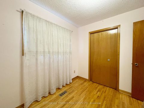 Photo 28 at 20 Cleethorpes Boulevard, Malvern West, Toronto