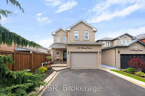 Photo 1 at 108 Villandry Crescent, Maple, Vaughan