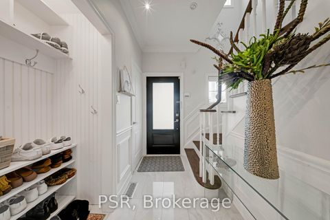 Photo 7 at 108 Villandry Crescent, Maple, Vaughan