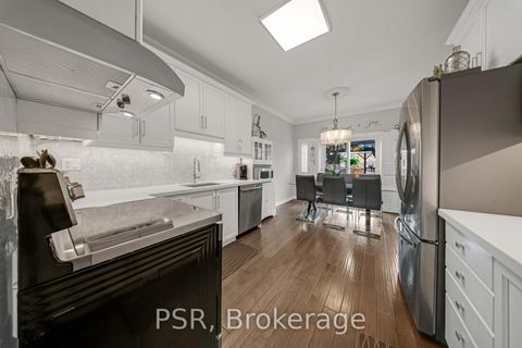 Photo 14 at 108 Villandry Crescent, Maple, Vaughan
