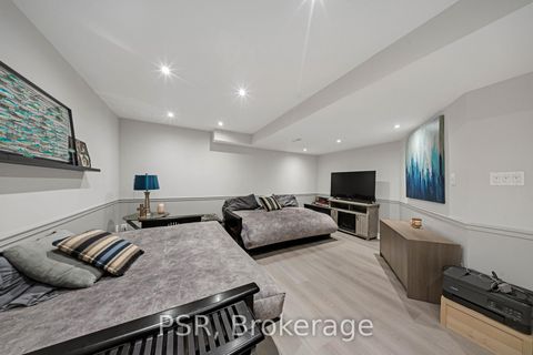 Photo 34 at 108 Villandry Crescent, Maple, Vaughan