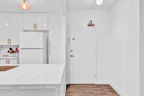 Photo 3 at 105 - 320 Dixon Road, The Westway, Toronto