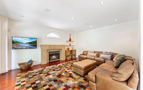 Photo 6 at 120 Riverside Drive, East Woodbridge, Vaughan