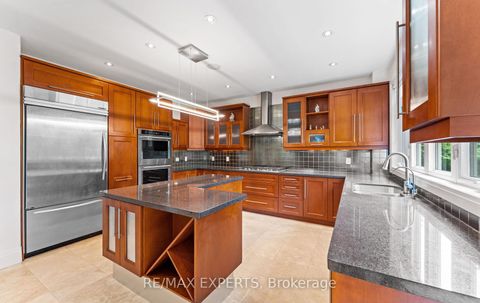 Photo 11 at 120 Riverside Drive, East Woodbridge, Vaughan
