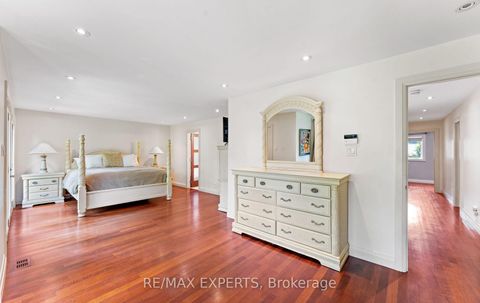 Photo 16 at 120 Riverside Drive, East Woodbridge, Vaughan