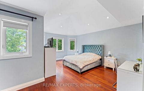Photo 26 at 120 Riverside Drive, East Woodbridge, Vaughan