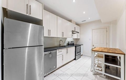 Photo 35 at 120 Riverside Drive, East Woodbridge, Vaughan