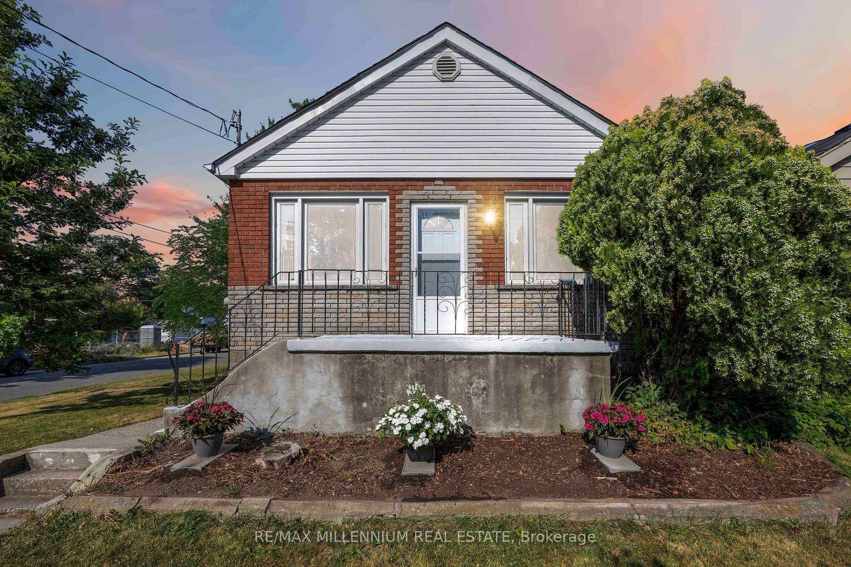 96 Phillip Avenue, Cliffside, Toronto 