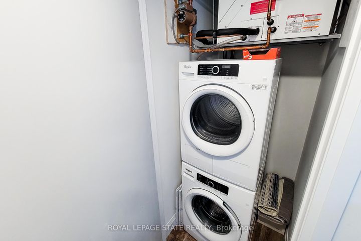 Photo 33 at 313 - 1 Redfern Avenue, Mountview, Hamilton