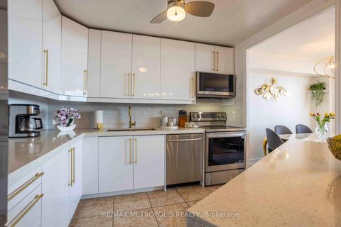 Photo 7 at PH01 - 15 Vicora Linkway, Flemingdon Park, Toronto