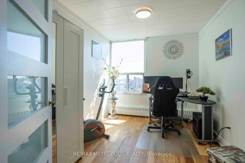 Photo 20 at PH01 - 15 Vicora Linkway, Flemingdon Park, Toronto