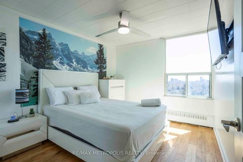 Photo 23 at PH01 - 15 Vicora Linkway, Flemingdon Park, Toronto
