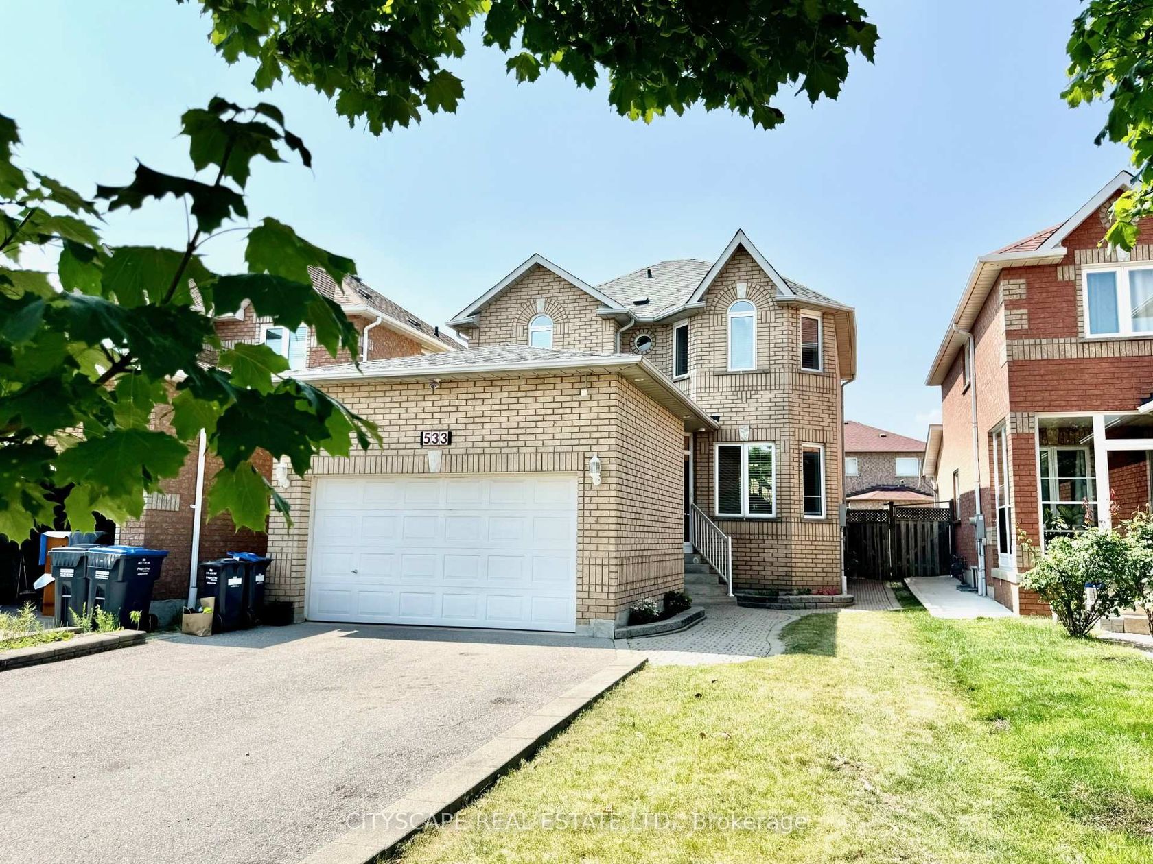 533 Leatherleaf Drive, Hurontario, Mississauga 