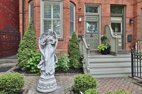 Photo 1 at 113 Trinity Street, Moss Park, Toronto