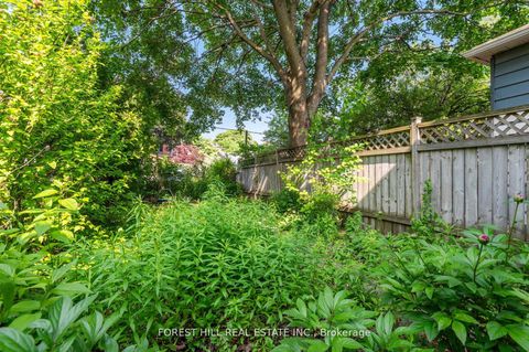 Photo 12 at 625 Crawford Street, Little Italy, Toronto