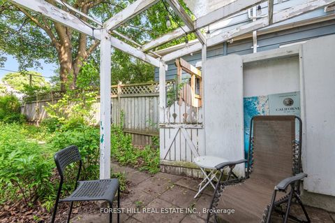 Photo 13 at 625 Crawford Street, Little Italy, Toronto