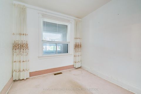 Photo 6 at 635 Coxwell Avenue, Woodbine Corridor, Toronto